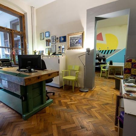 Hostel Cornel Timisoara Ngoại thất bức ảnh