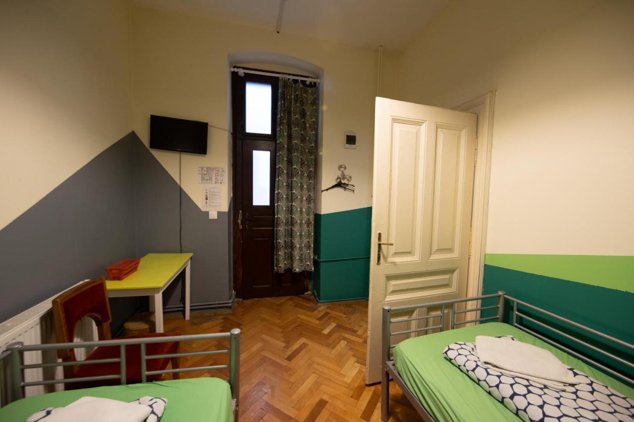 Hostel Cornel Timisoara Ngoại thất bức ảnh