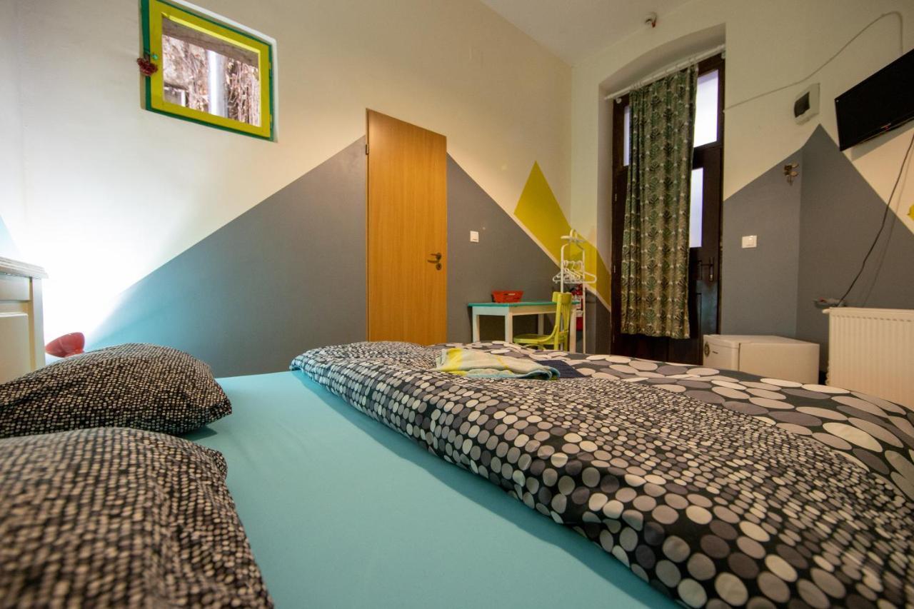 Hostel Cornel Timisoara Ngoại thất bức ảnh