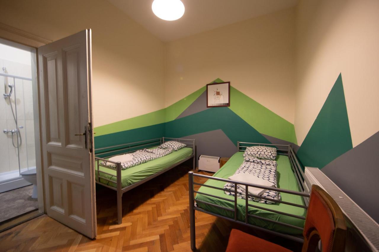 Hostel Cornel Timisoara Ngoại thất bức ảnh
