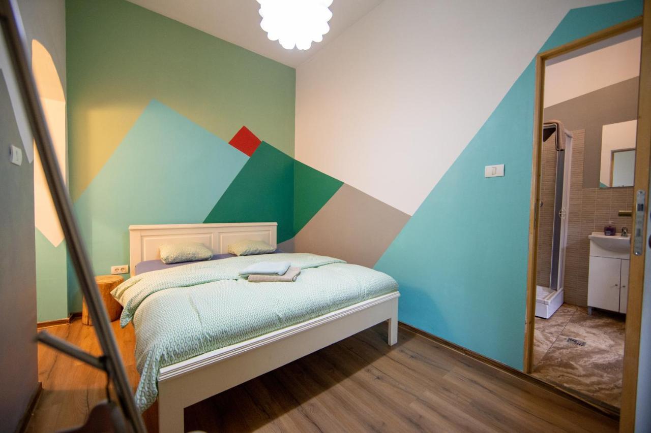 Hostel Cornel Timisoara Ngoại thất bức ảnh