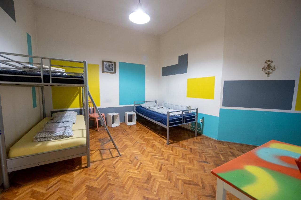 Hostel Cornel Timisoara Ngoại thất bức ảnh