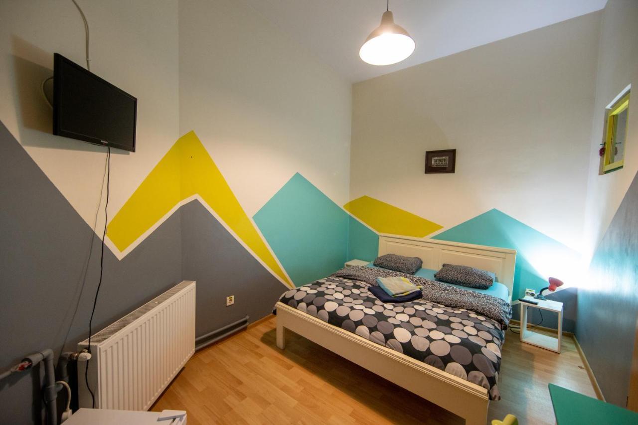 Hostel Cornel Timisoara Ngoại thất bức ảnh