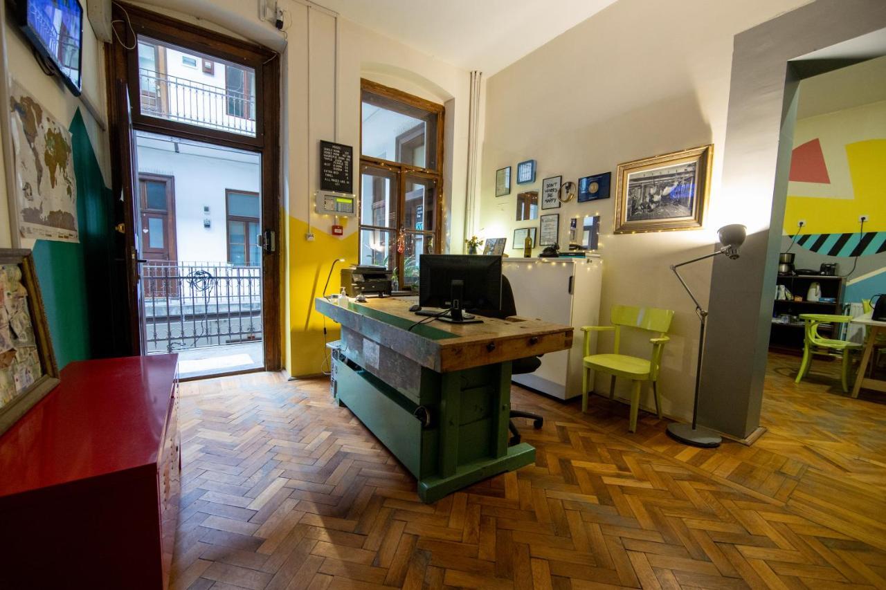 Hostel Cornel Timisoara Ngoại thất bức ảnh